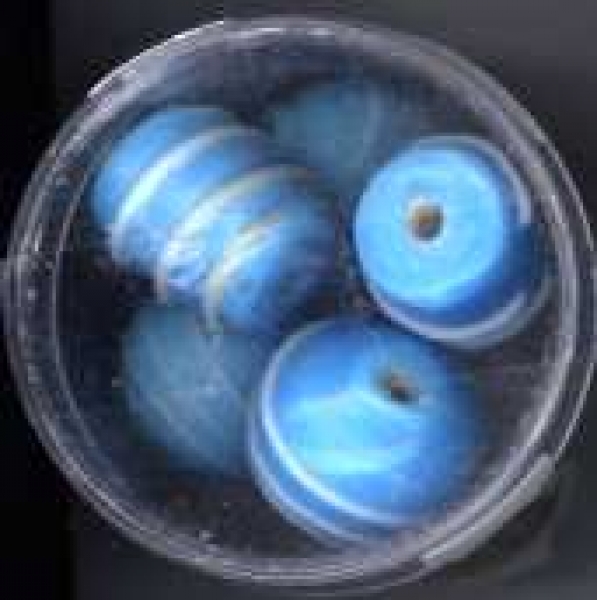 Glasperlen Spiralen aqua-weiss