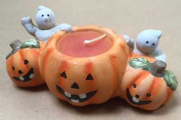 Kerzenkürbis mit Geister